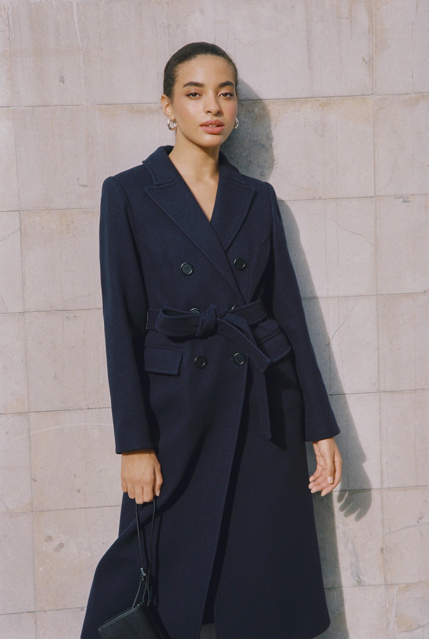 Tapered wool coat in navy blue photo 3