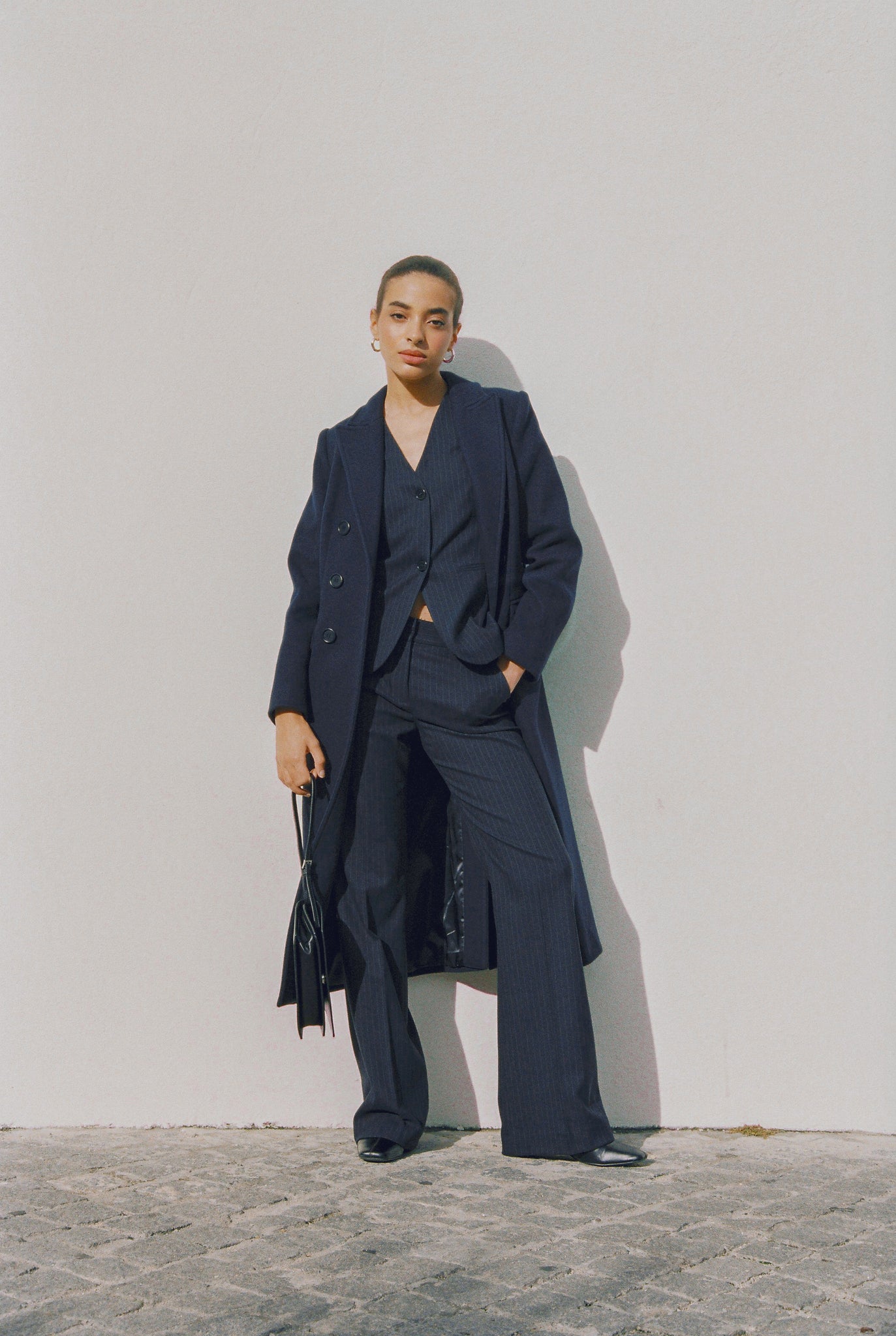 Tapered wool coat in navy blue photo 5