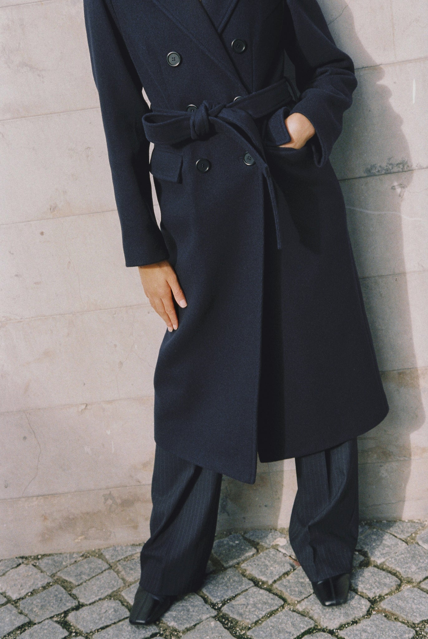Tapered wool coat in navy blue photo 11
