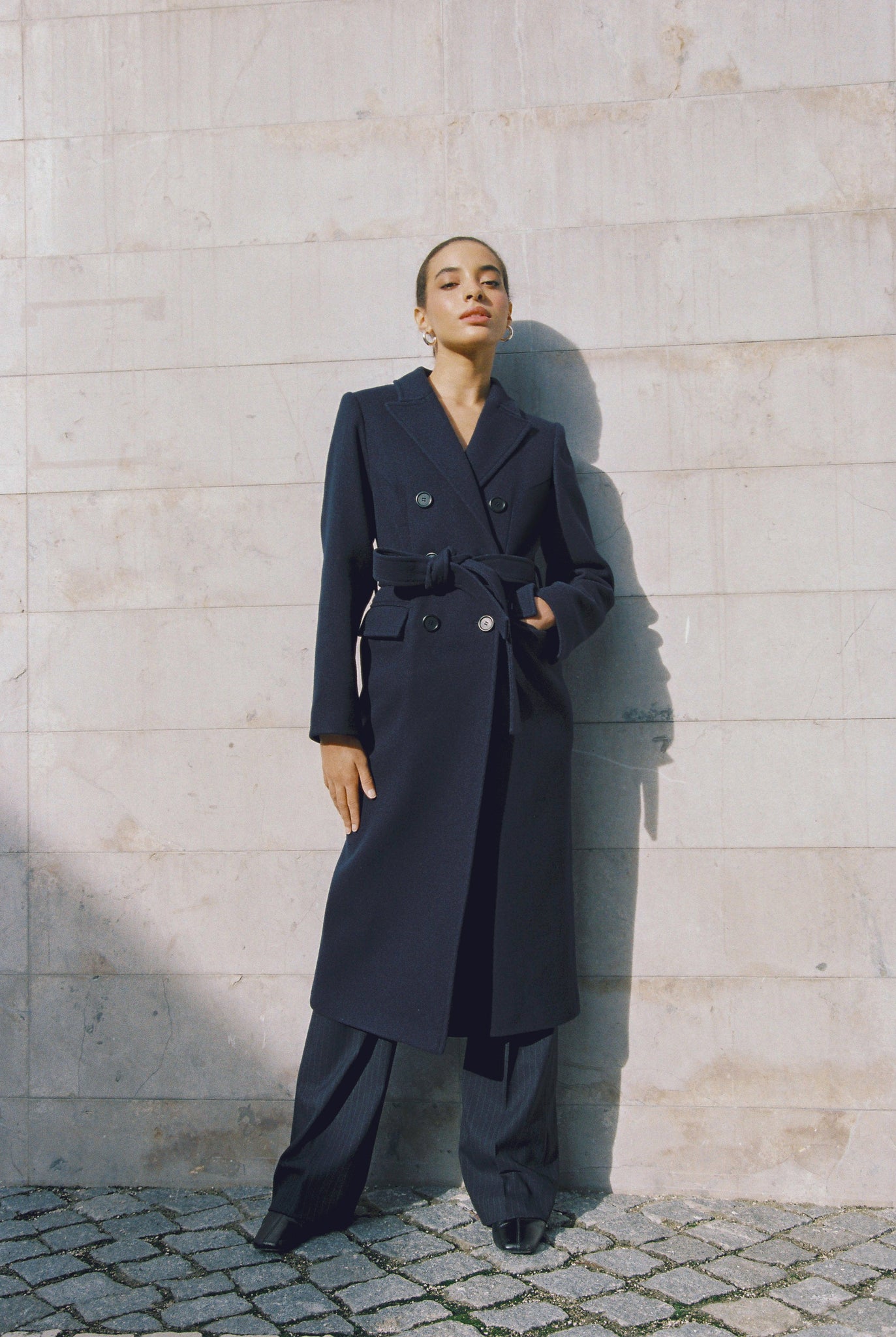 Tapered wool coat in navy blue photo 12