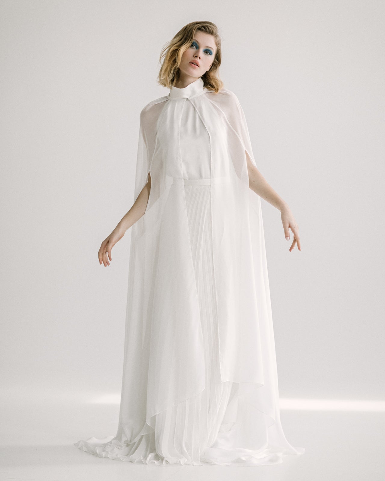 Halterneck Bridal Gown 8 US / Natural White