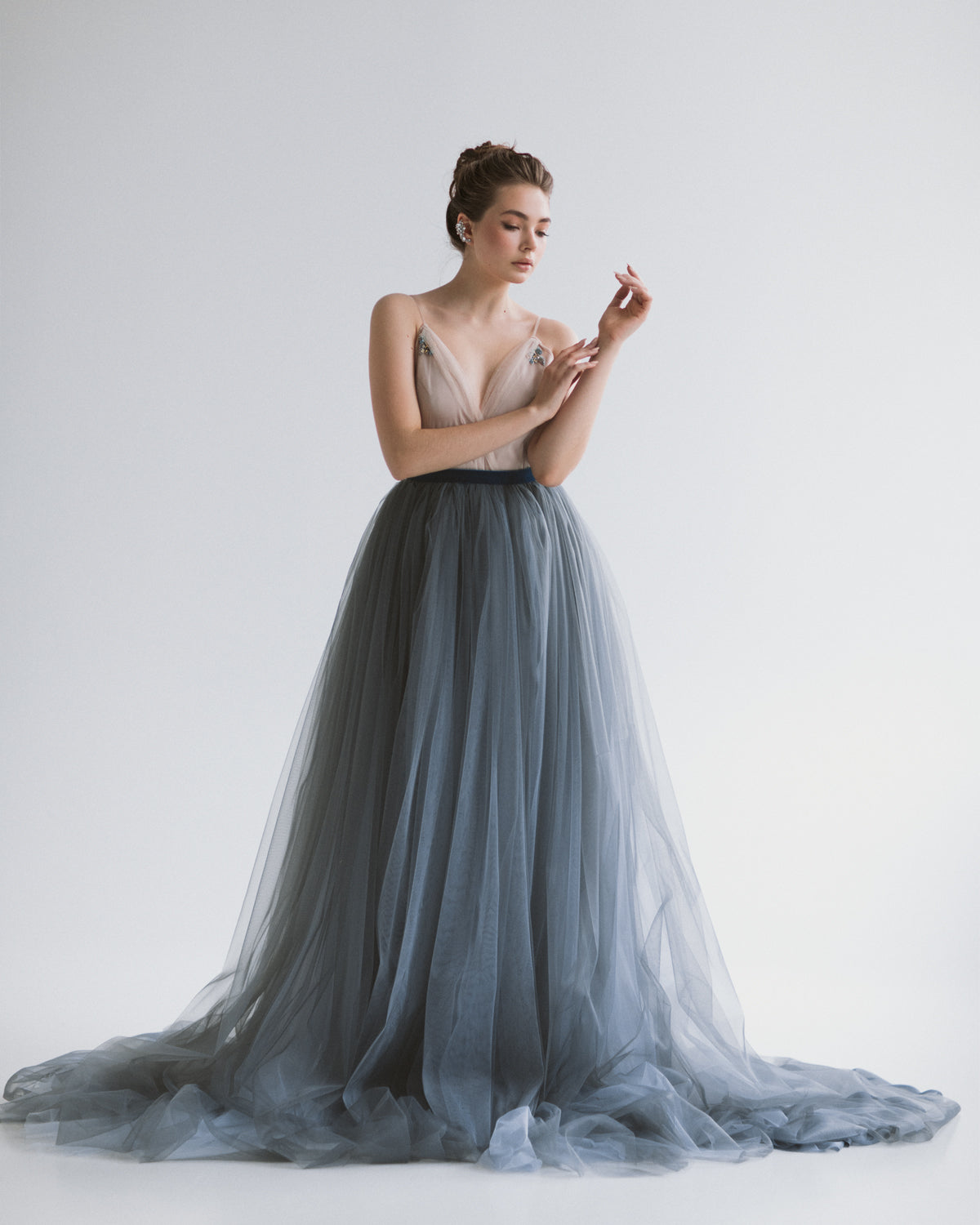 Grey tulle wedding dress best sale