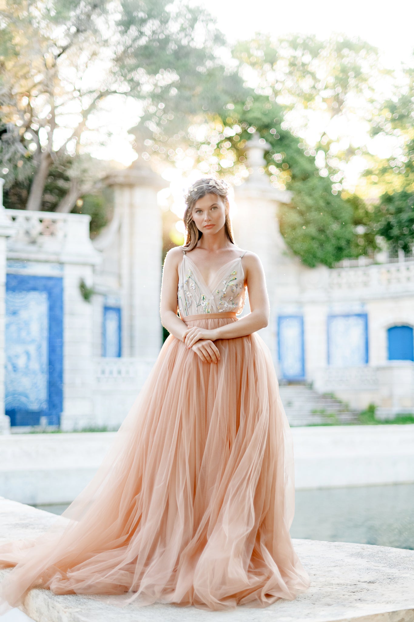 Colorful embroidered wedding dress 6 US / Pale Copper / Beige Colorful embroidered wedding dress 6 US / Pale Copper / Beige