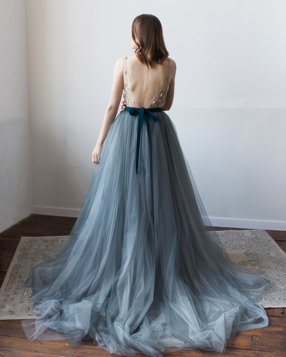 Light blue tulle wedding dress best sale