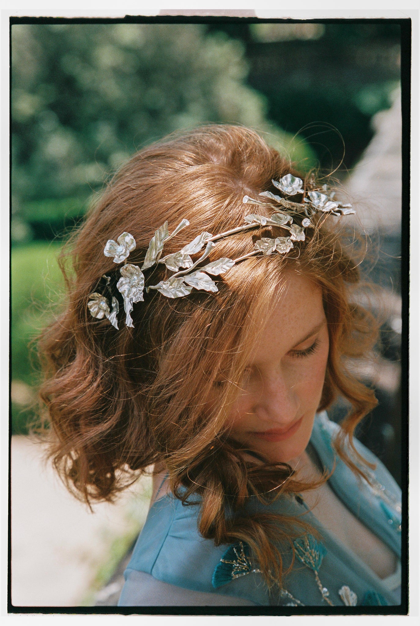 Silver floral bridal tiara with crystals photo 1