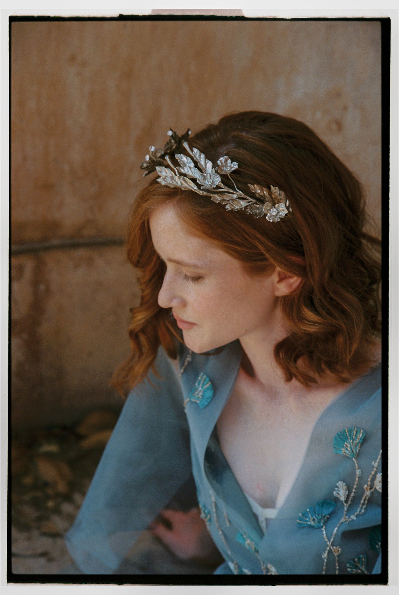 Silver floral bridal tiara with crystals photo 6