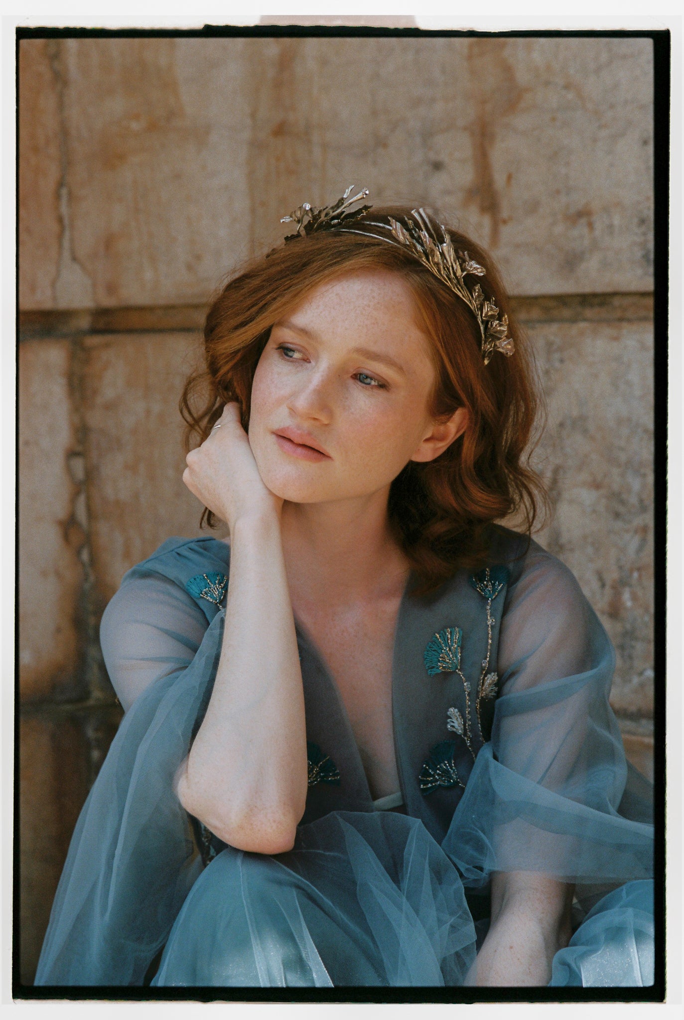 Silver floral bridal tiara with crystals photo 3