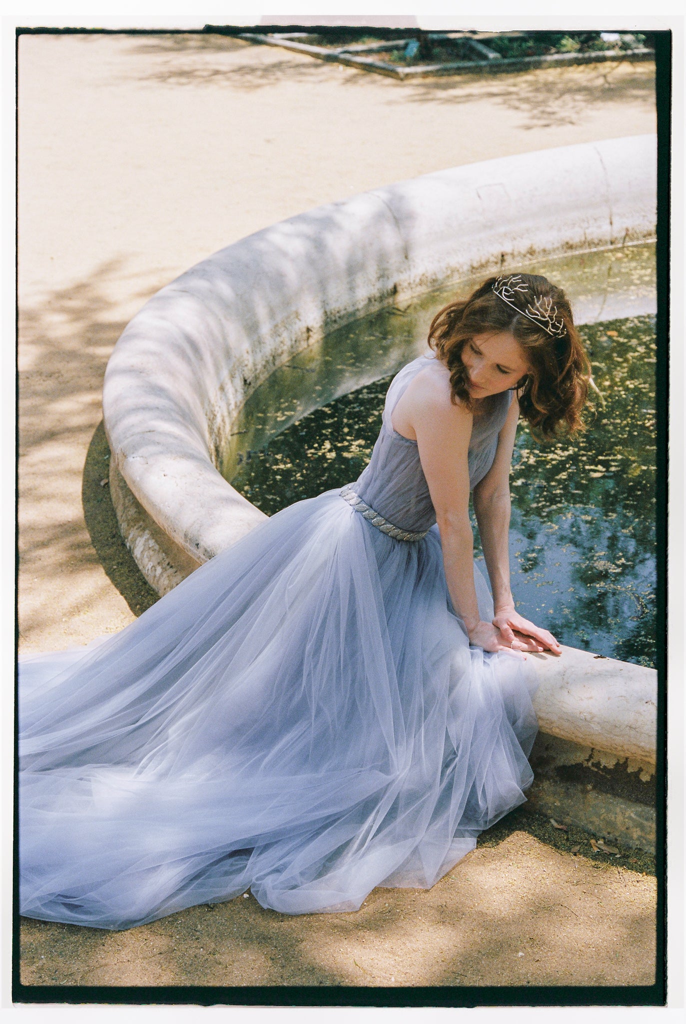 One-shoulder bridal dress in lavender photo 3