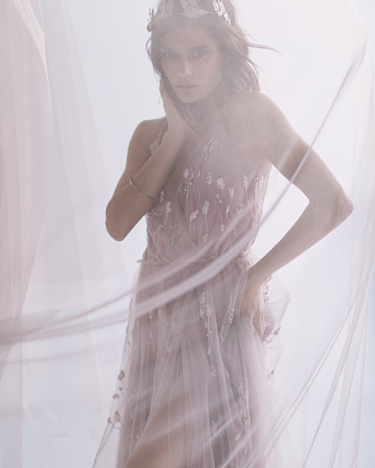 Boho embroidered wedding dress 4 US / Pale Purple
