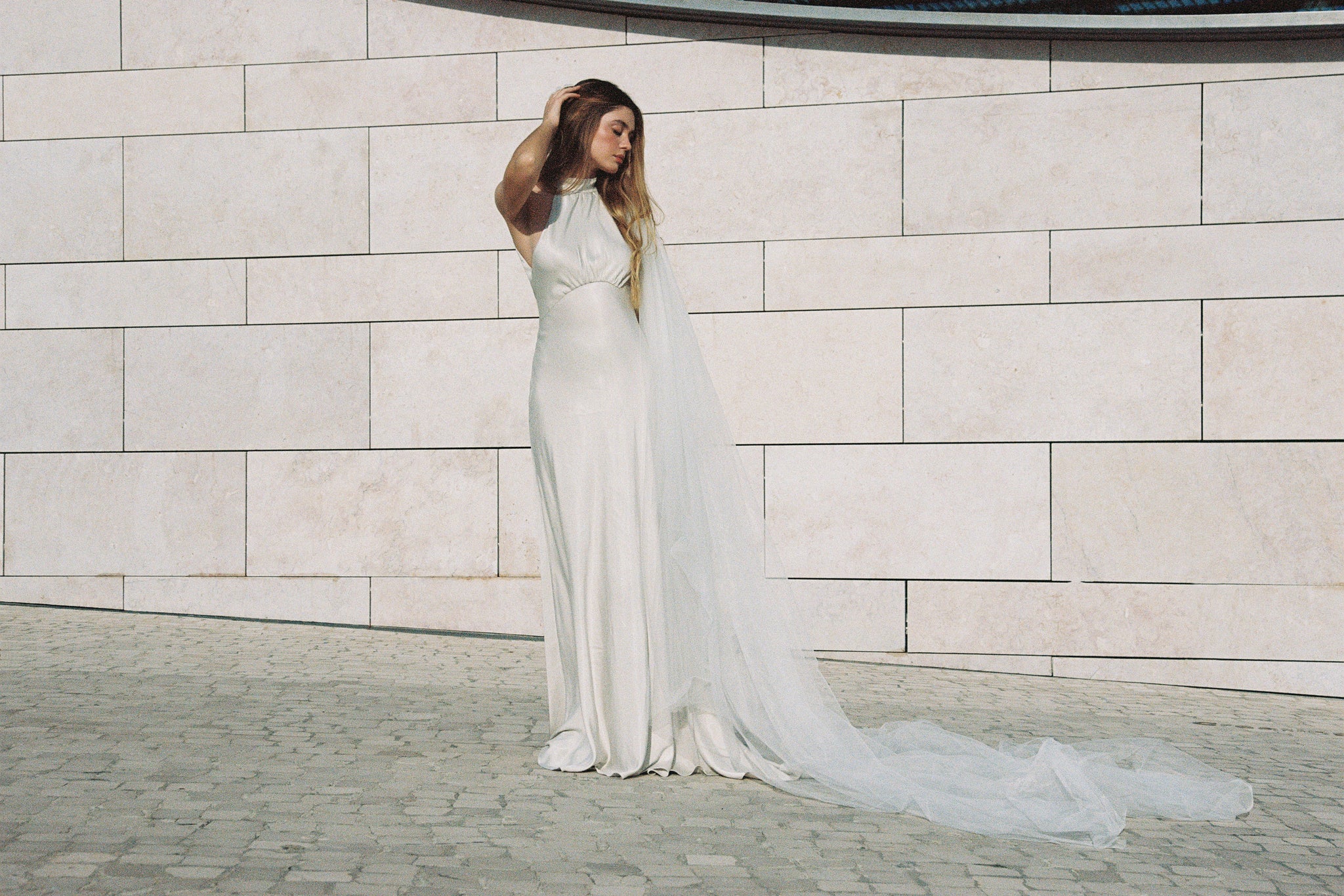 Cathedral veil with flowers photo 7