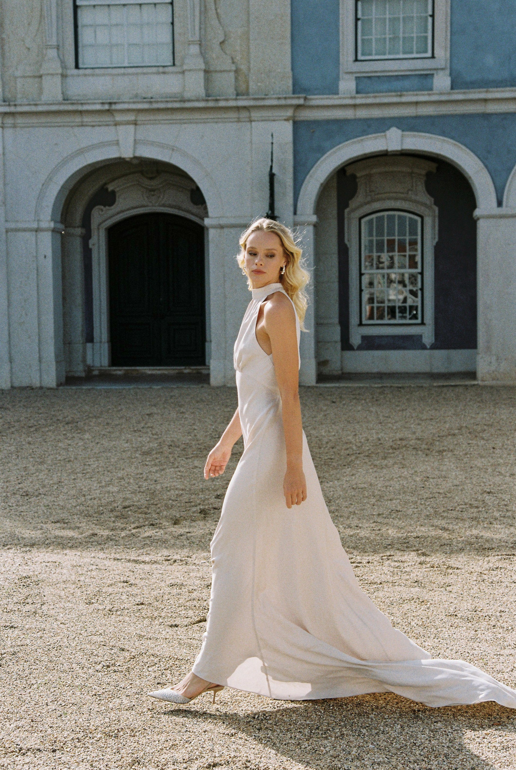 Halter neck bridal dress 6 US / Cold Ivory Halter neck bridal dress 6 US / Cold Ivory