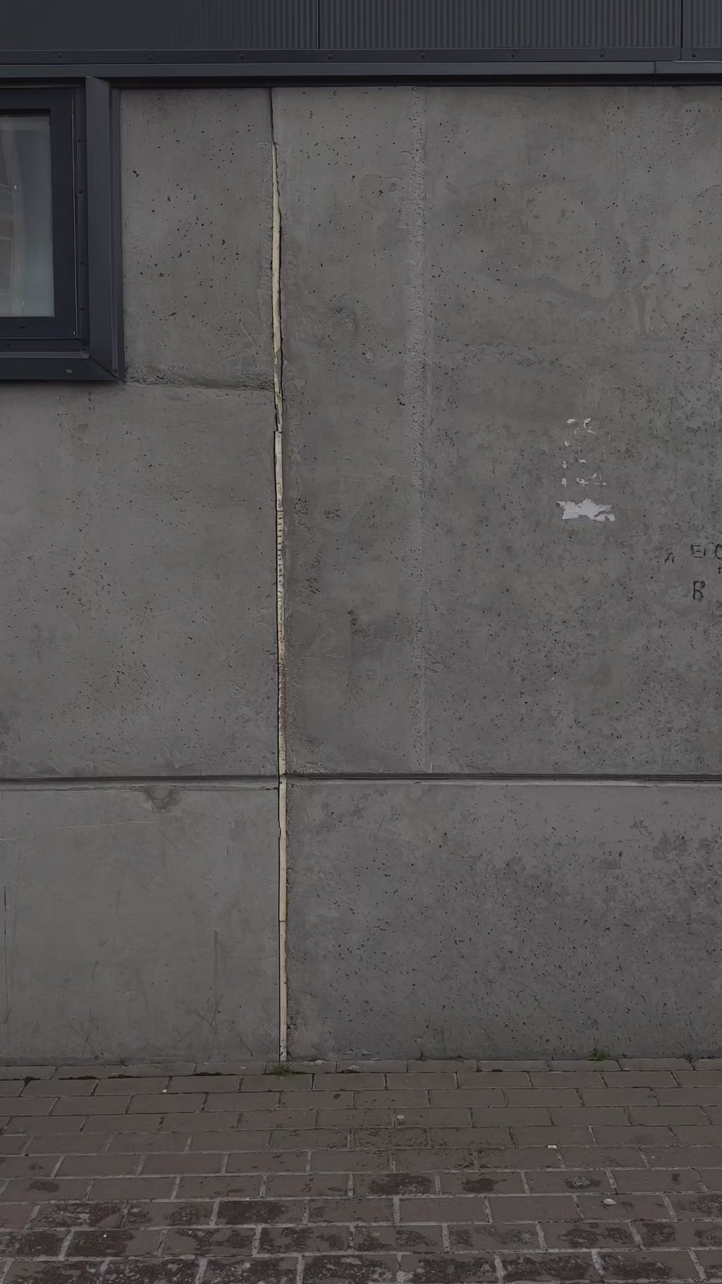 Tailored trench coat vide view