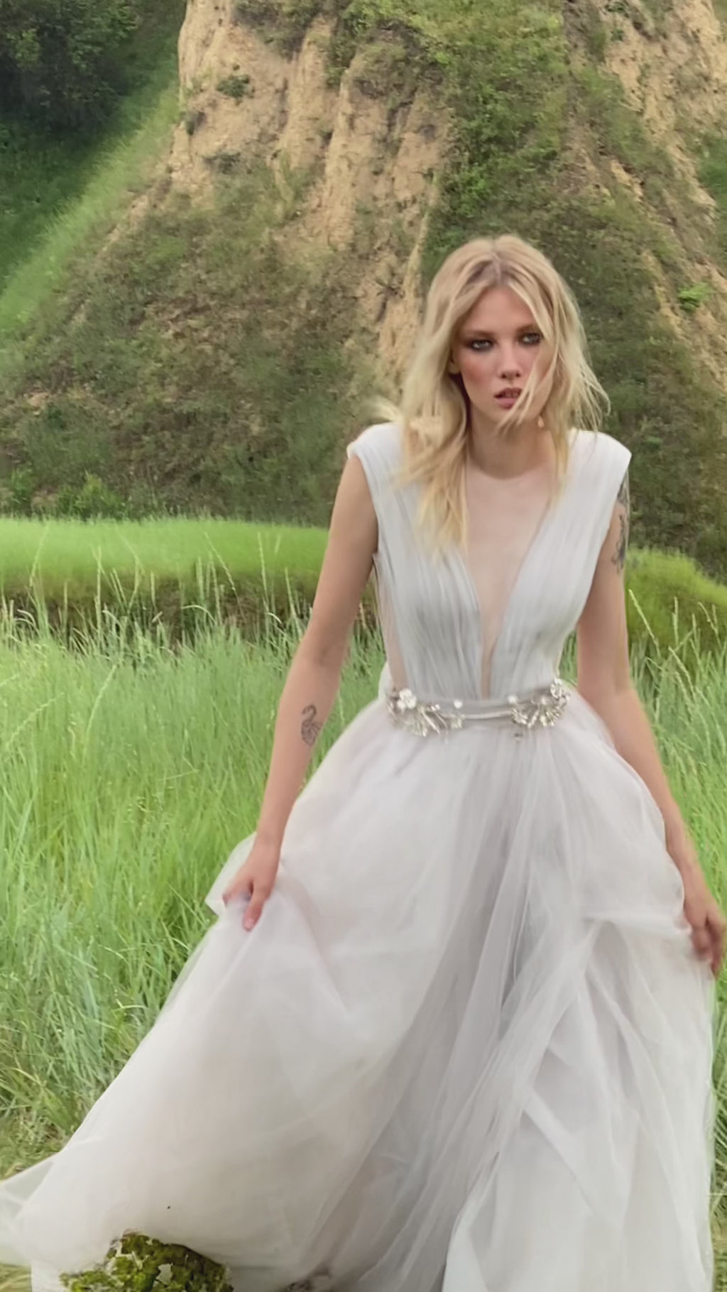 Voluminous tulle bridal skirt video