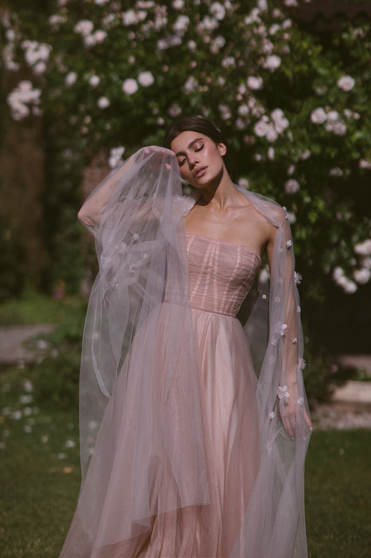 Tulle wedding dress with cape photo 1