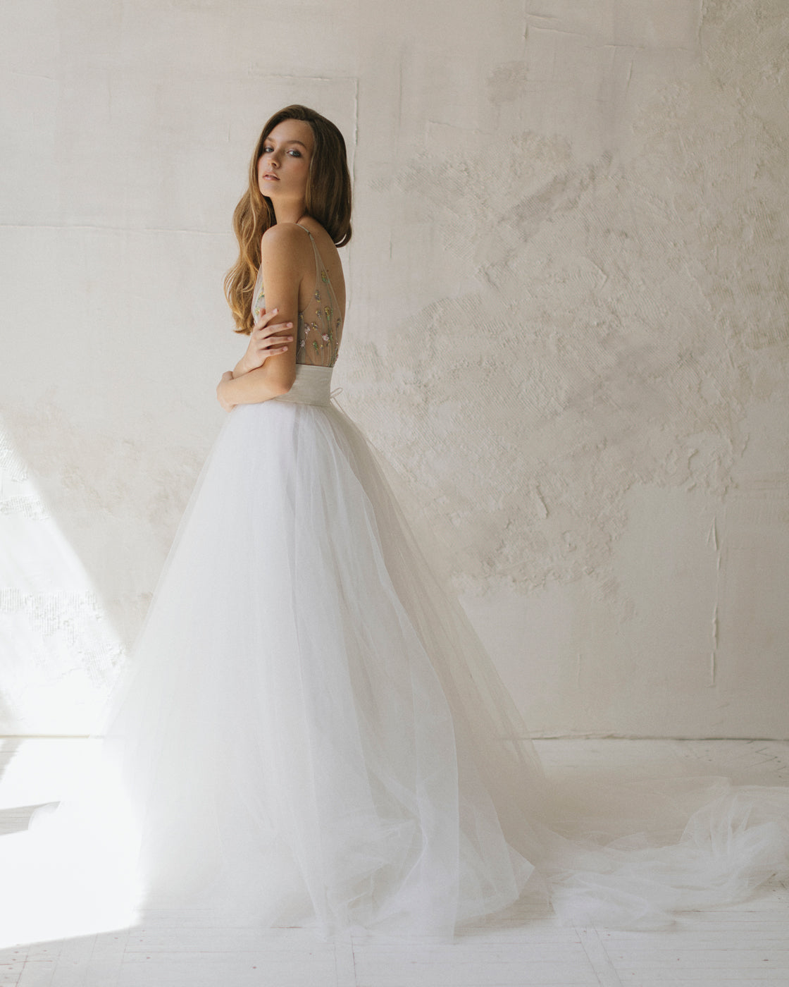 Off white tulle bridal skirt with corset belt photo 1