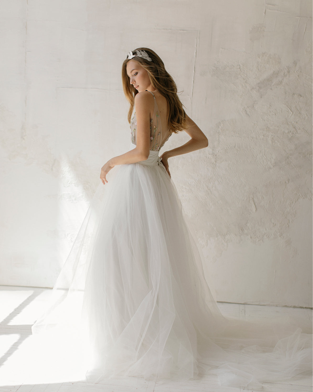 Off white tulle bridal skirt with corset belt photo 3