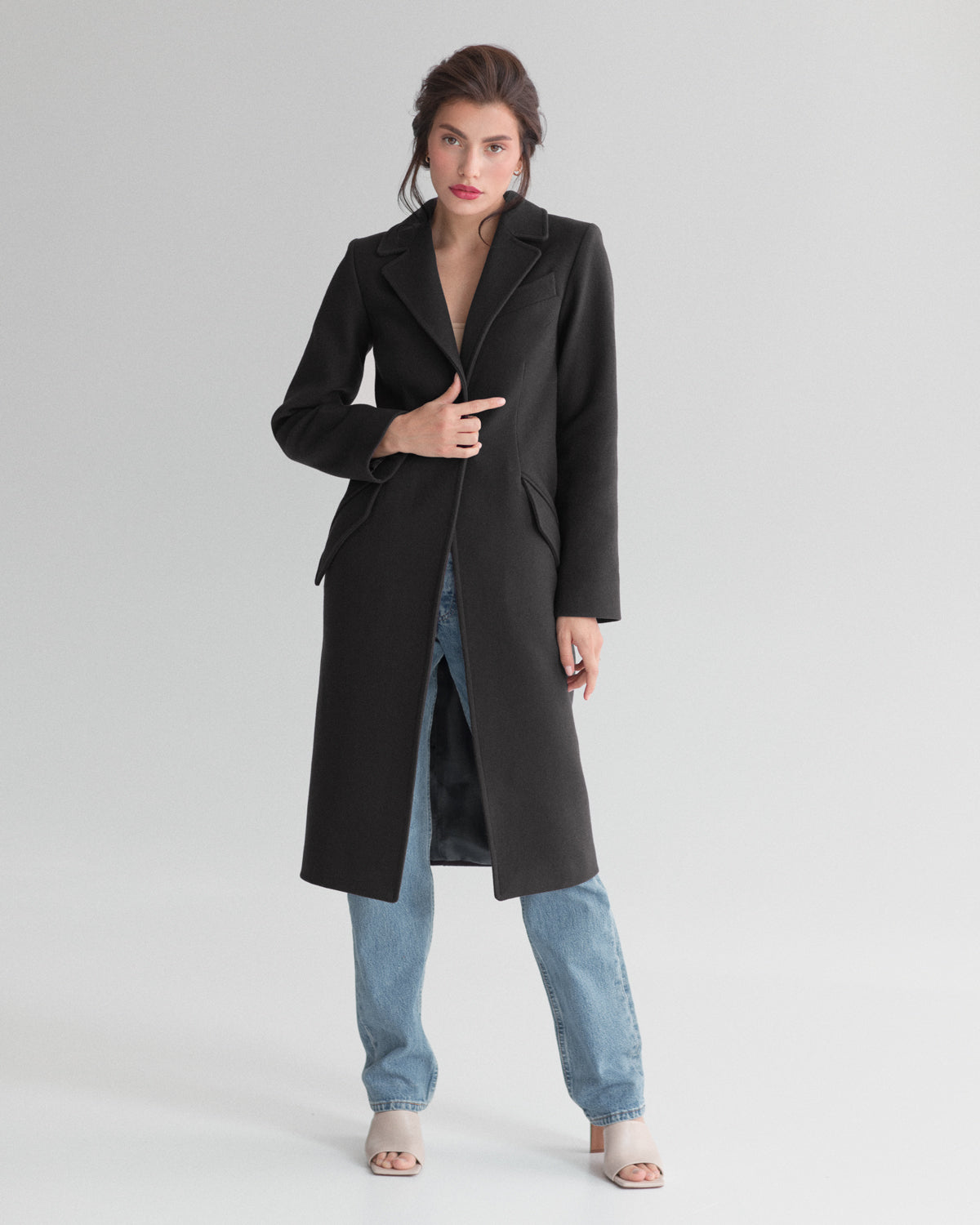 Fitted collarless coat photo 3