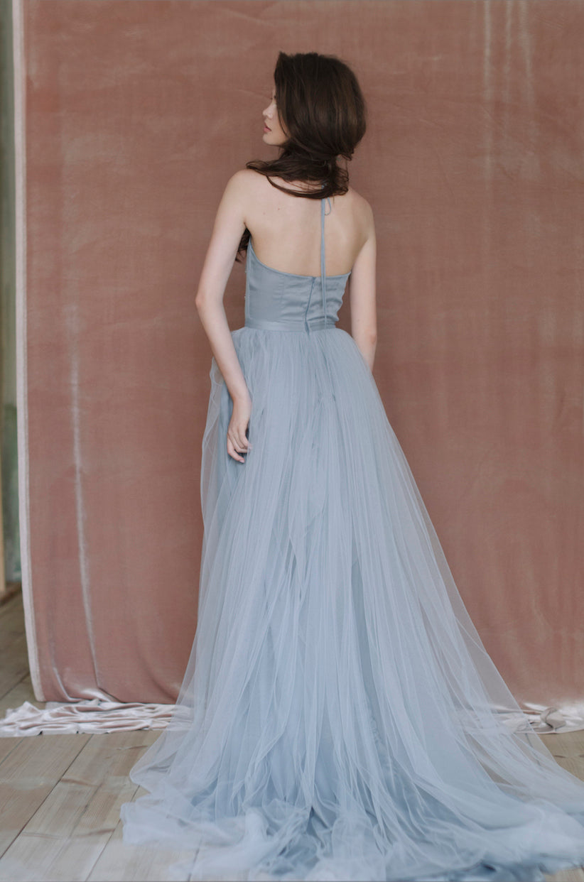 Blue and gray halterneck wedding dress photo 5