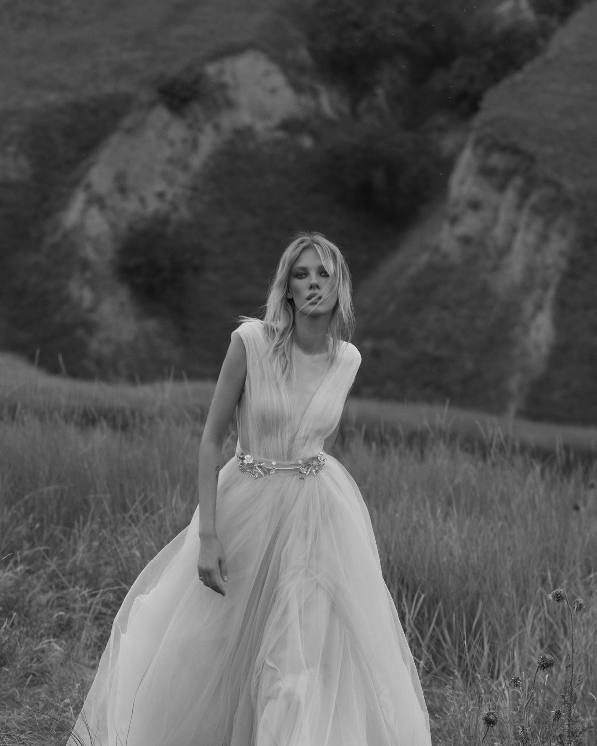 Voluminous tulle bridal skirt photo 6