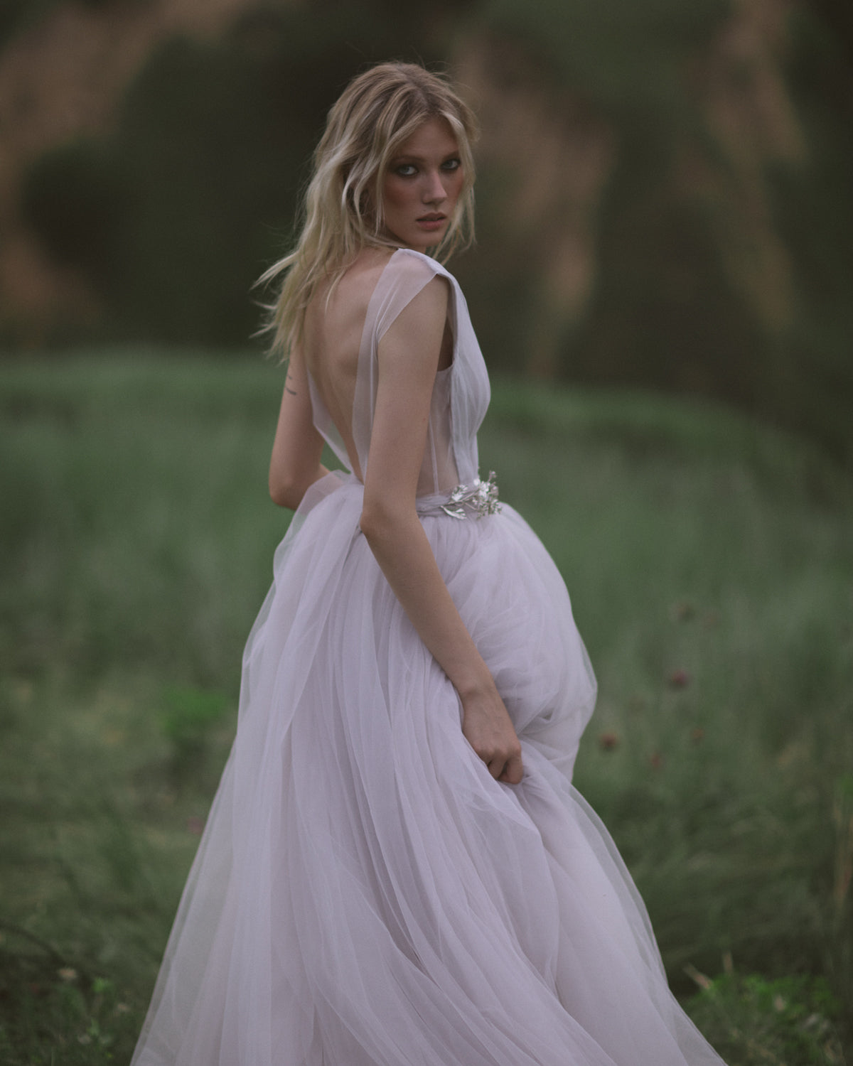 Voluminous tulle bridal skirt photo 9