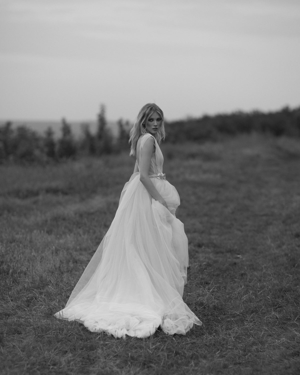 Voluminous tulle bridal skirt photo 11