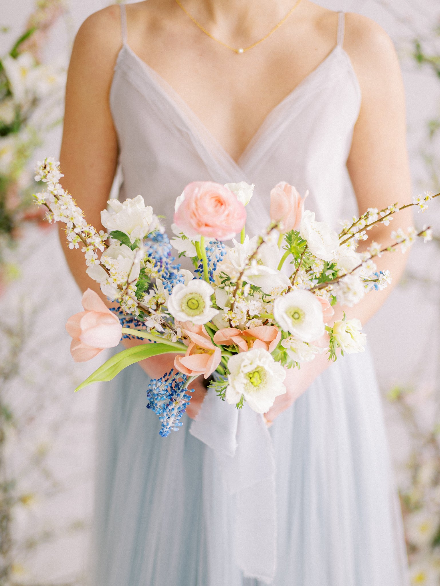 Light blue wedding dress with train and V-neckline photo 2