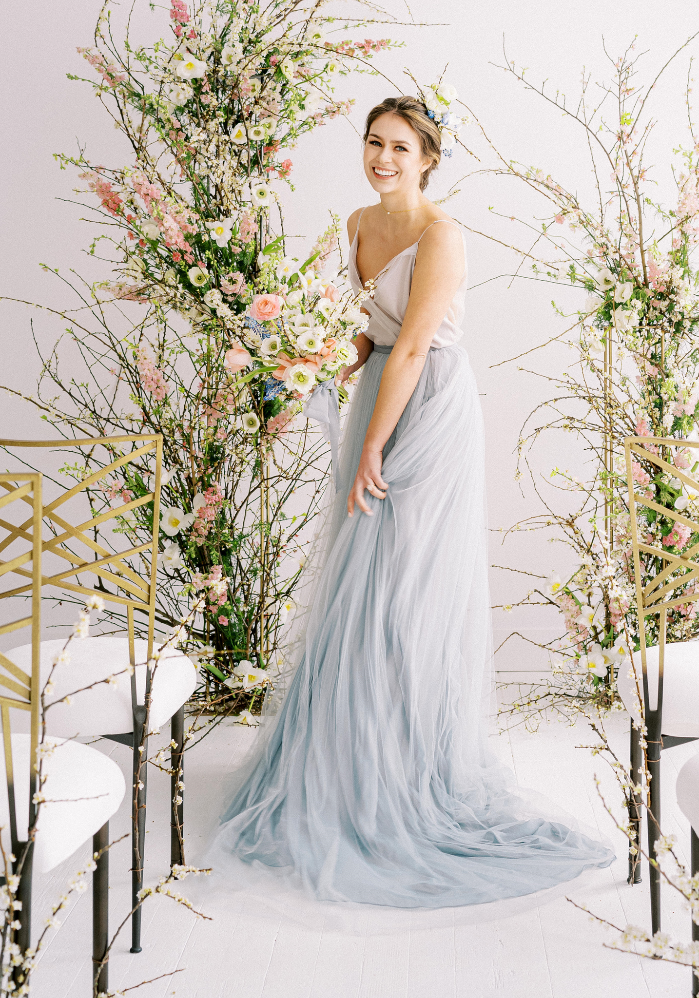 Light blue wedding dress with train and V-neckline photo 5