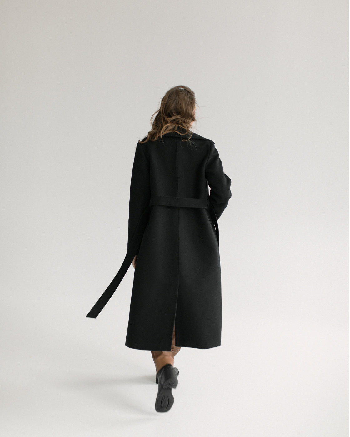 Black autumn cashmere wrap coat photo 9