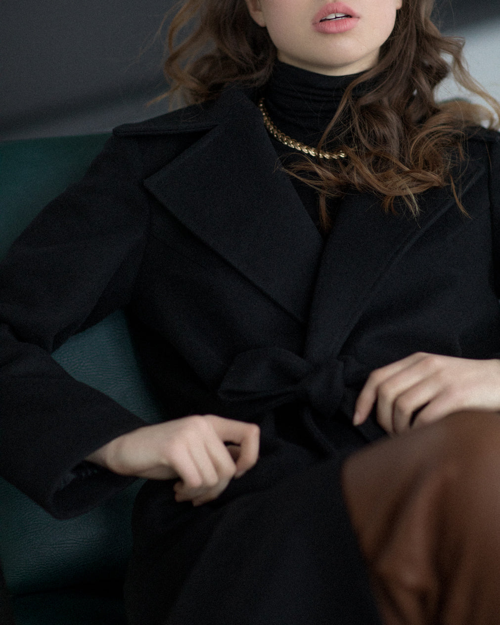 Black autumn cashmere wrap coat photo 10