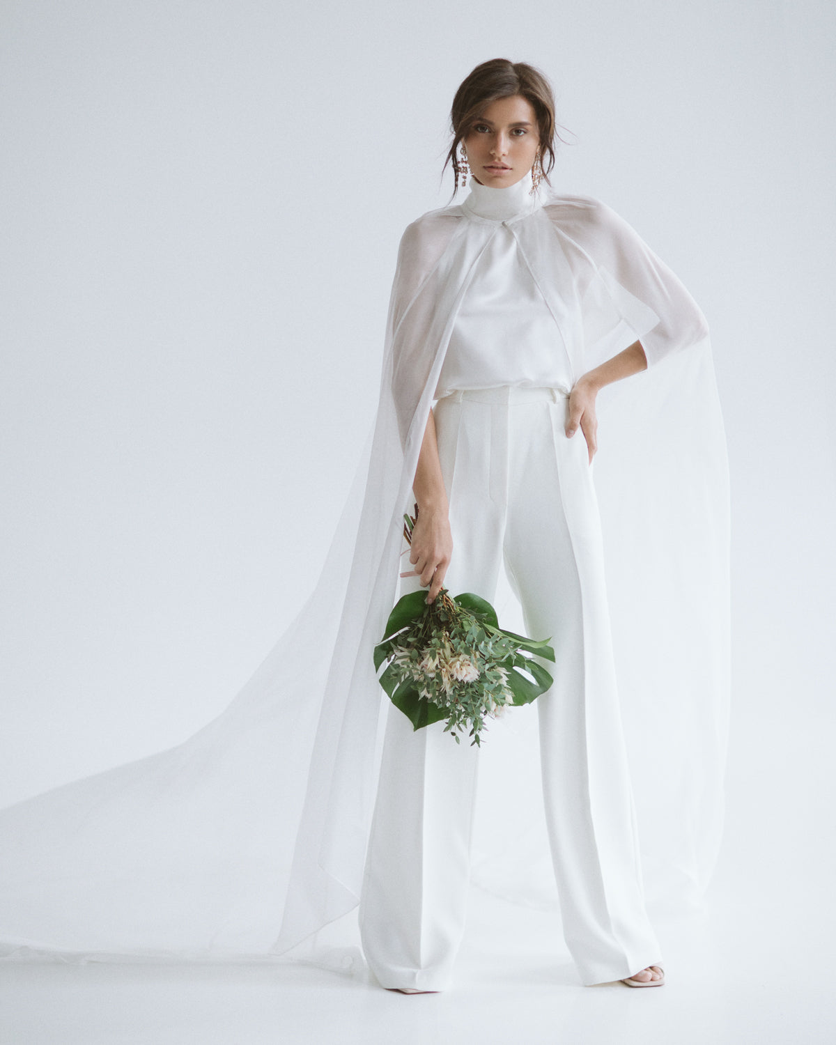 Bridal suit with cape photo 6